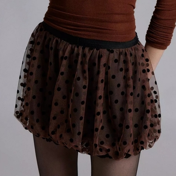 Kimchi Blue Dresses & Skirts - Kimchi Blue Emory Polka Dotted Tulle Bubble Micro Skirt, Brown Black, Size MED